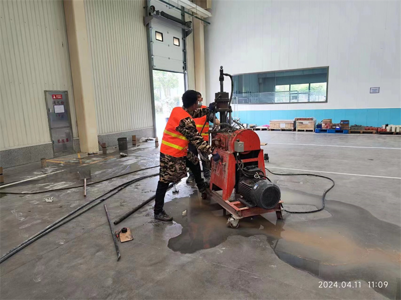 裕民厂房地面下沉塌陷注浆加固施工